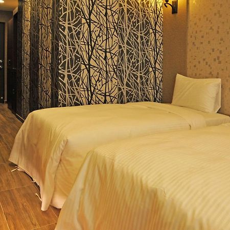 Maple Hotel Second Branch Tajnan Kültér fotó