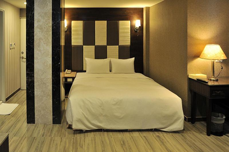 Maple Hotel Second Branch Tajnan Kültér fotó