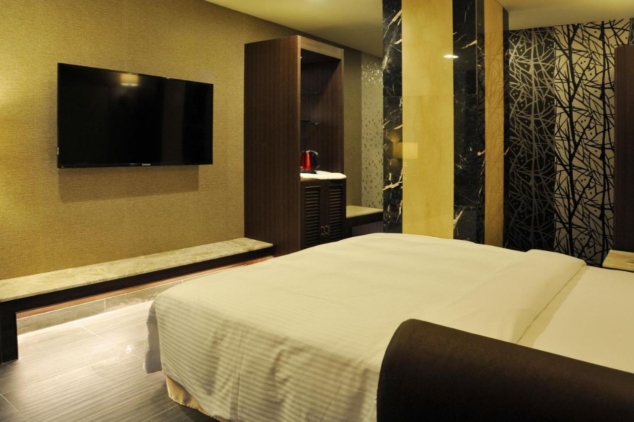 Maple Hotel Second Branch Tajnan Kültér fotó
